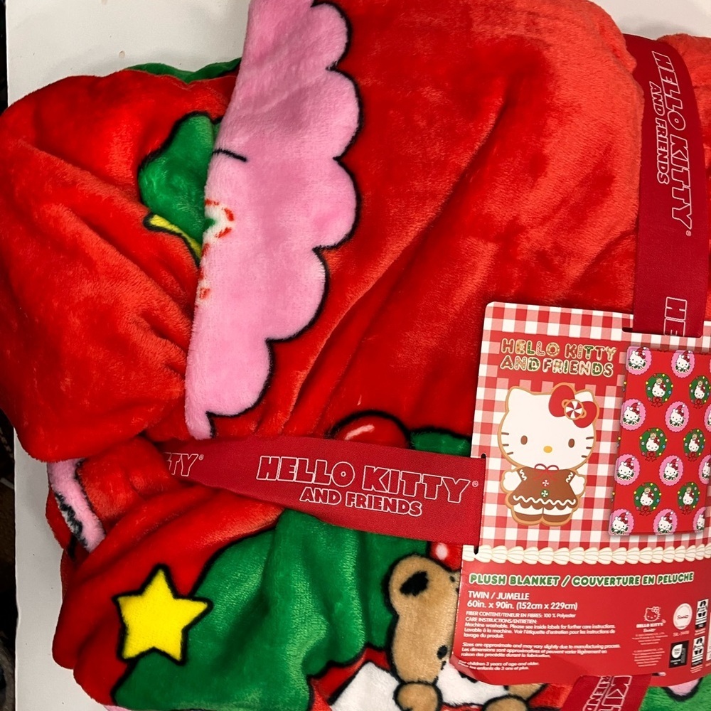 Hello Kitty Plush Blanket NEW - Picture 5 of 8